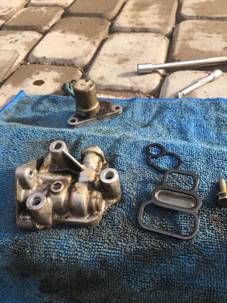 Замена прокладки клапана VTEC D15B — Honda Civic Ferio (7G), 1,5 л ...