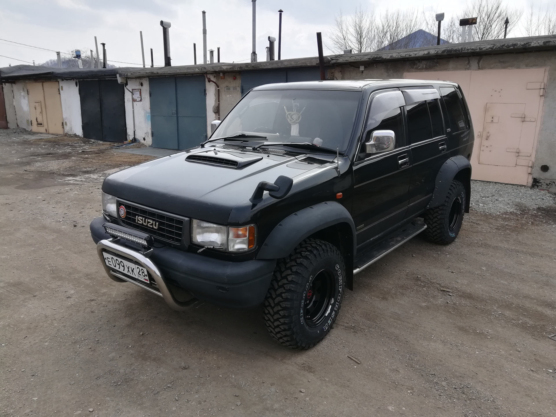 Isuzu Bighorn off Road