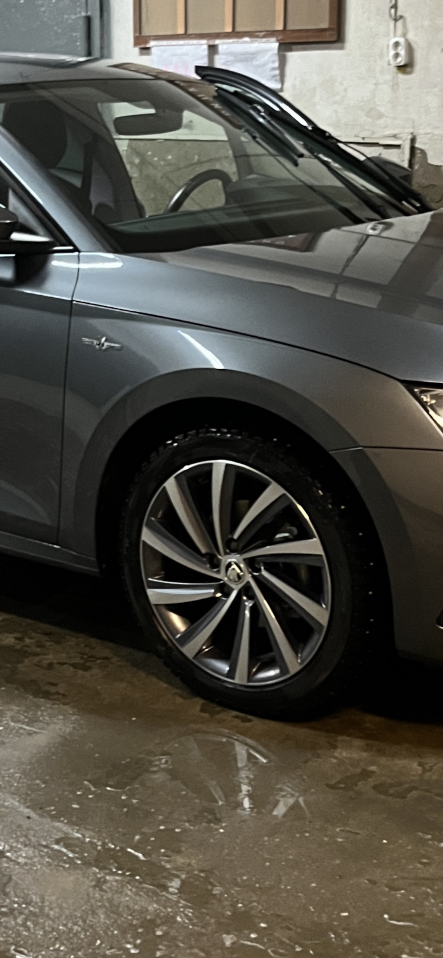 Колпачок болта колесного — Skoda Octavia A8 Mk4, 1,4 л, 2022 года ...