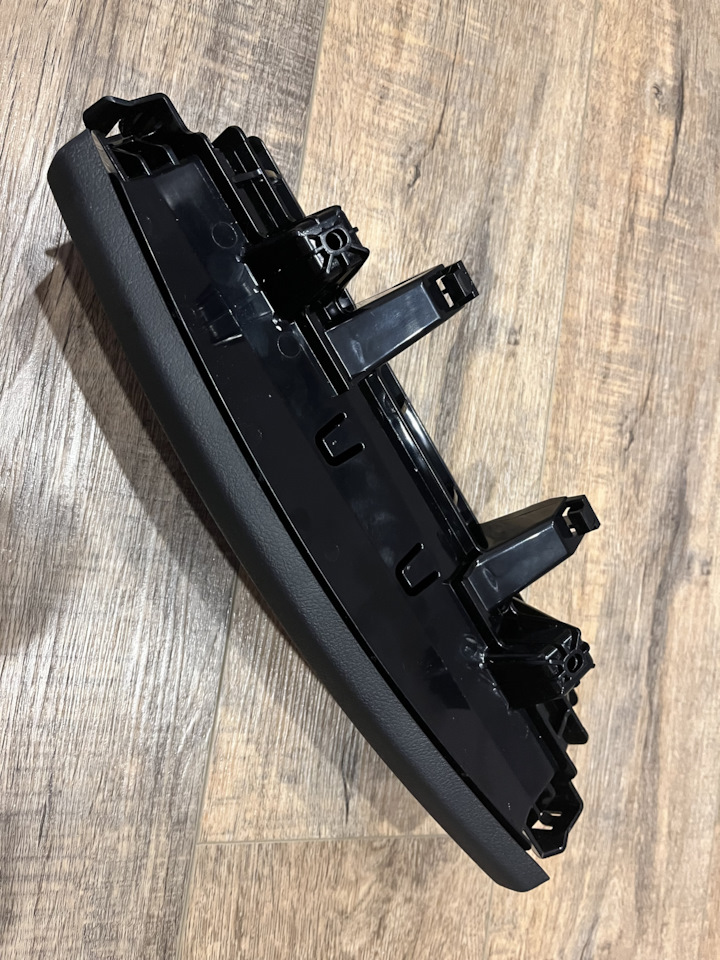 Ящик под сиденье (переднее кресло) на Audi A4 (B6), Skoda Octavia A8 ...