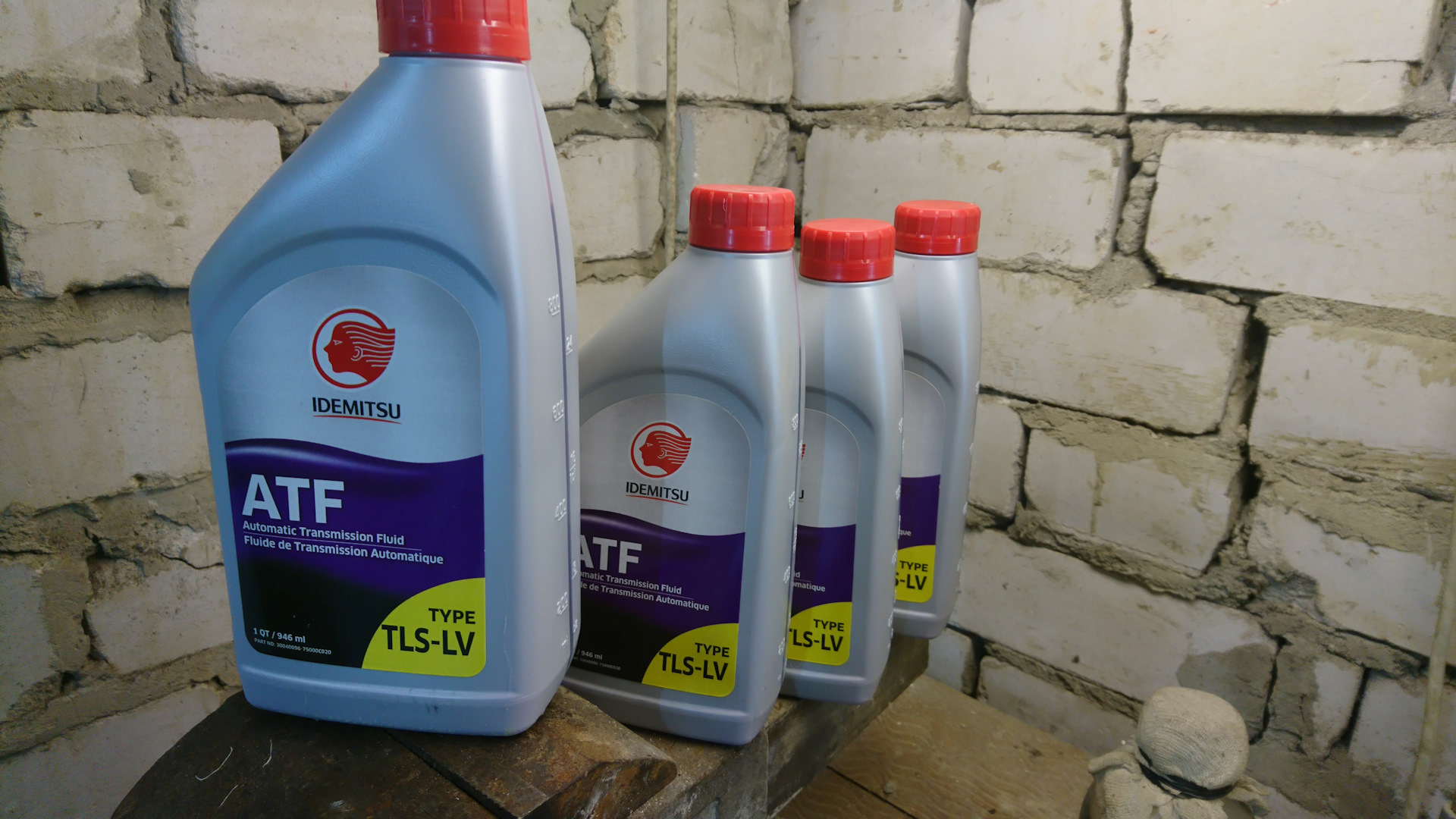 Idemitsu atf sp3. 10106042k idemitsu. Idemitsu atf volvo s80. Type tls. Idemitsu atf tls-lv артикул 4л.