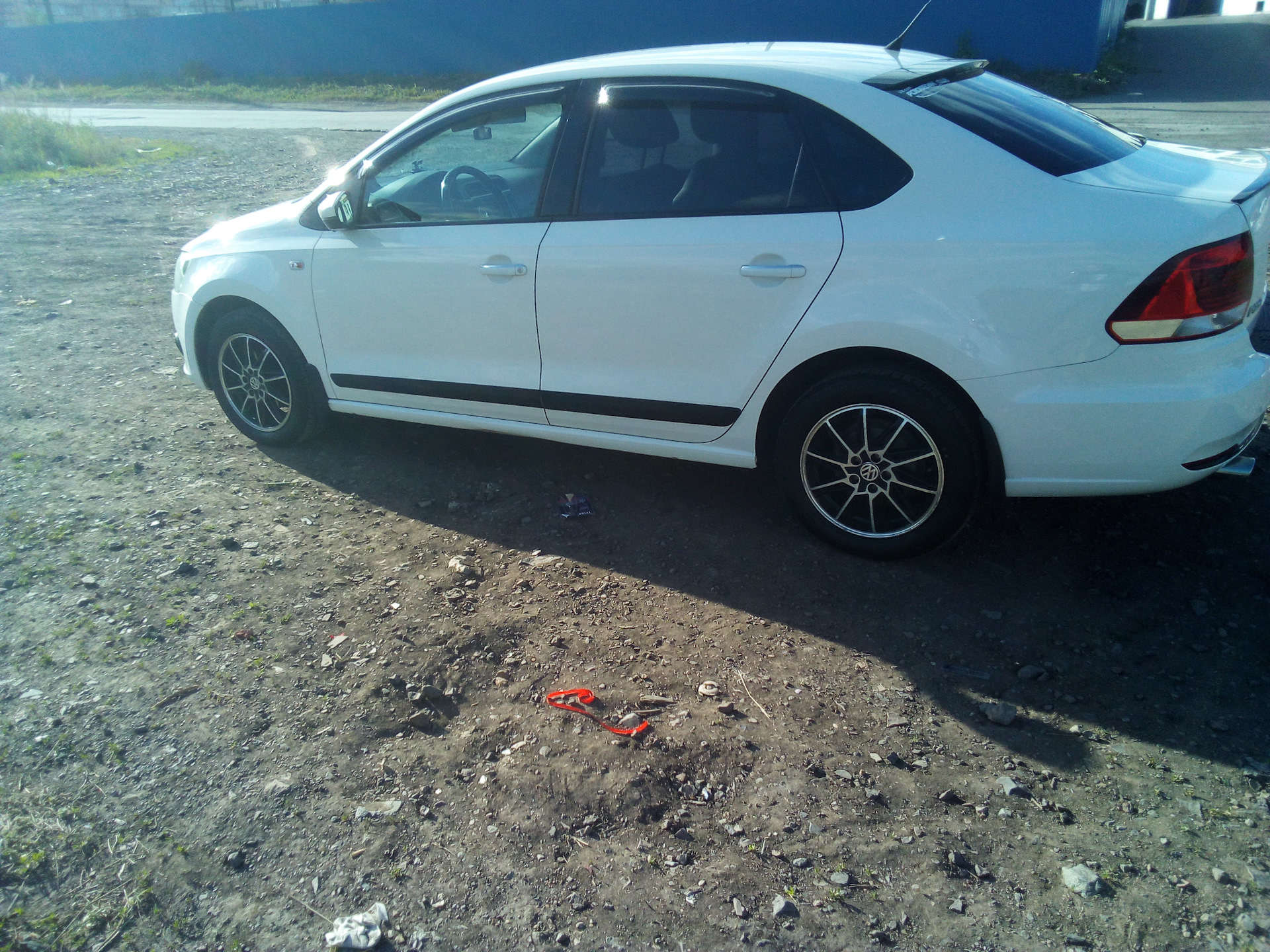 Выбор молдингов дверей на поло седан — Volkswagen Polo Sedan, 1,6 л ...