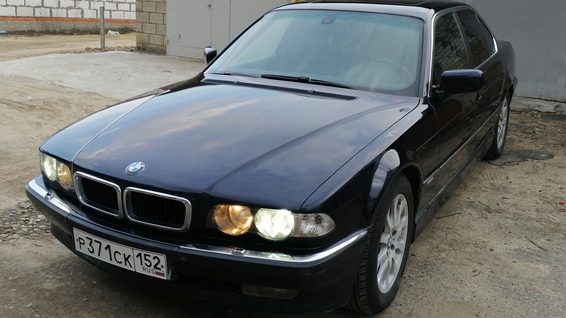 Бмв 5201. БМВ 5201 черный. BMW 5201 2000 года. БМВ 5201 1993.