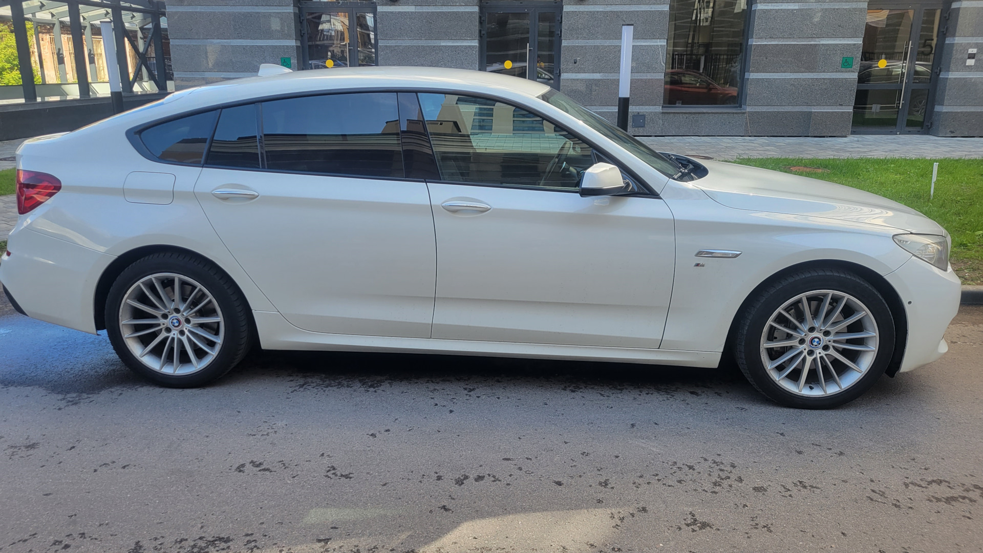 BMW 5 series Gran Turismo (F07) 3.0 бензиновый 2012 | С удовольствием за  рулем на DRIVE2