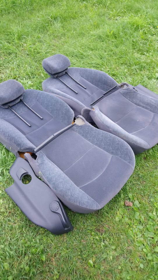 Велюровые обшивки передних сидений Рено Лагуна 2 на Renault Laguna II ...