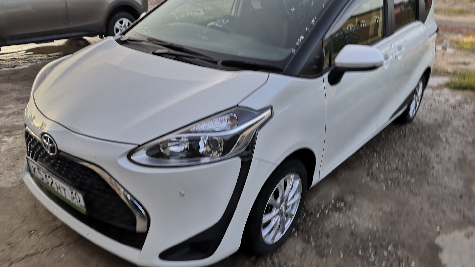 Продажа Toyota Sienta (2G) 2019 (бензин, вариатор) — с историей  обслуживания — DRIVE2.RU