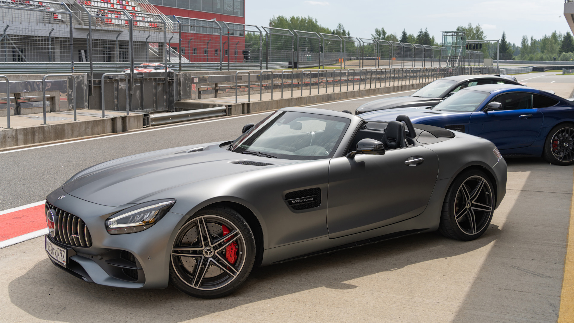 Mercedes Benz AMG gt Roadster