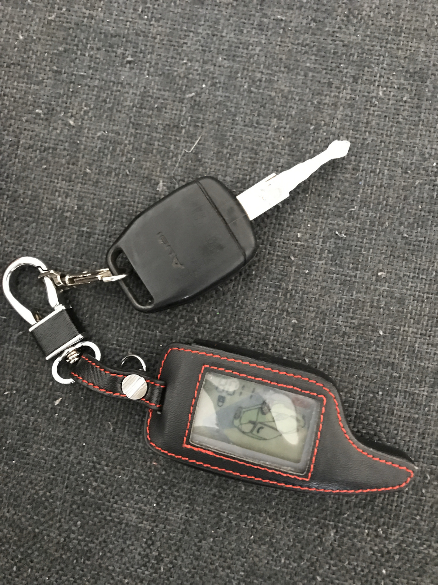 Пульт сигнализации starline. Пульт старлайн а8. Почему брелок не открывает машину. Starline a52. Сигнализация с автозапуском в9 старлайн.