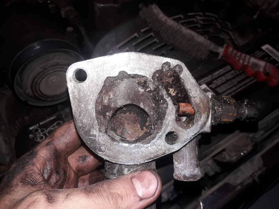 Замена термостата, ОЖ. Колхозный ремонт и регулировка тросика Кикдауна ...