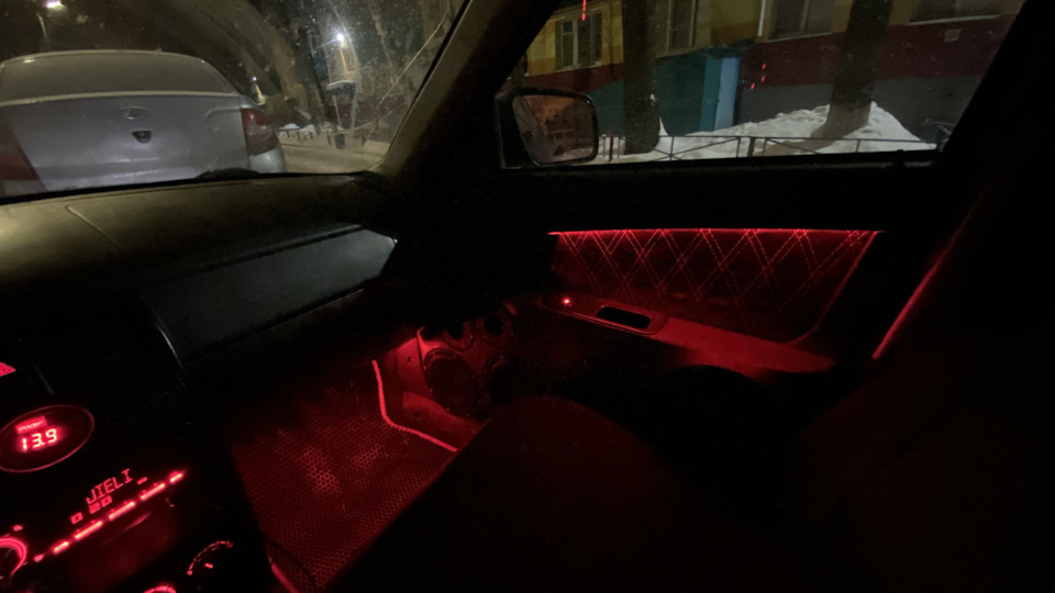 Подсветка в дверные карты — Lada Приора хэтчбек, 1,6 л, 2008 года ...