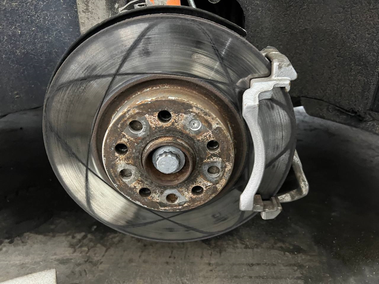 Тормозная Система — Колодки Передние MILES Ceramic E5 — 262750 км ...