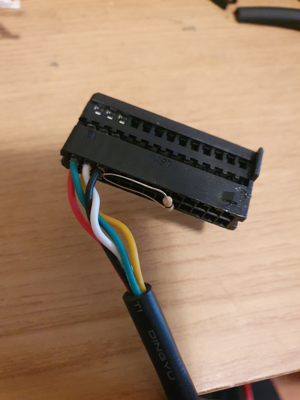 один проводок отличался по цвету от записей, но я пользовался дополнительно прозвонкой — Opel Astra H