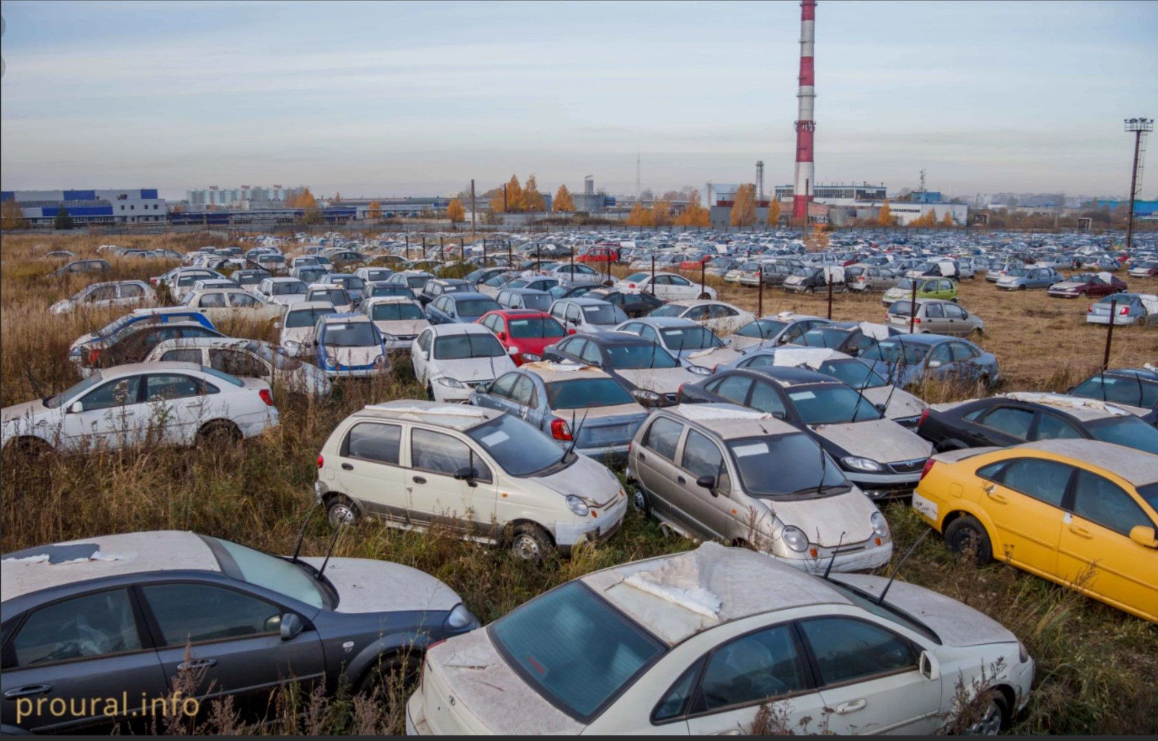 Свалка джипов в Эмиратах