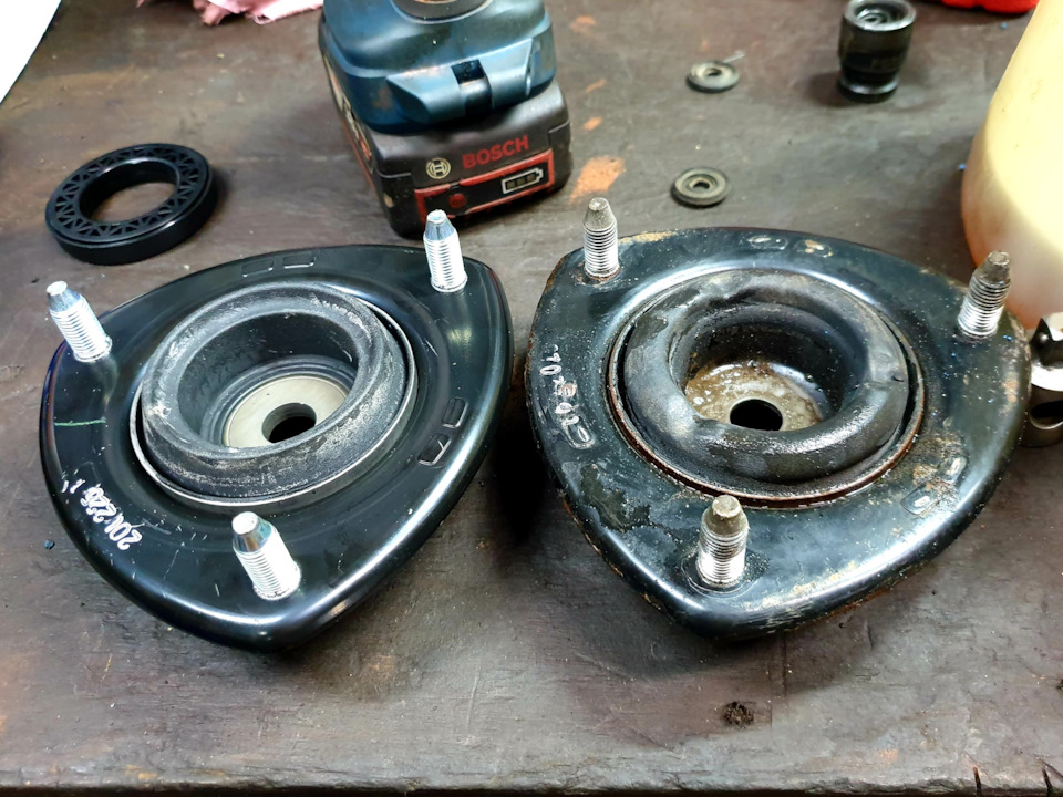 Левая — новая (рестайлинг). Правая — старая (дорест). — Suzuki Grand Vitara (2G)