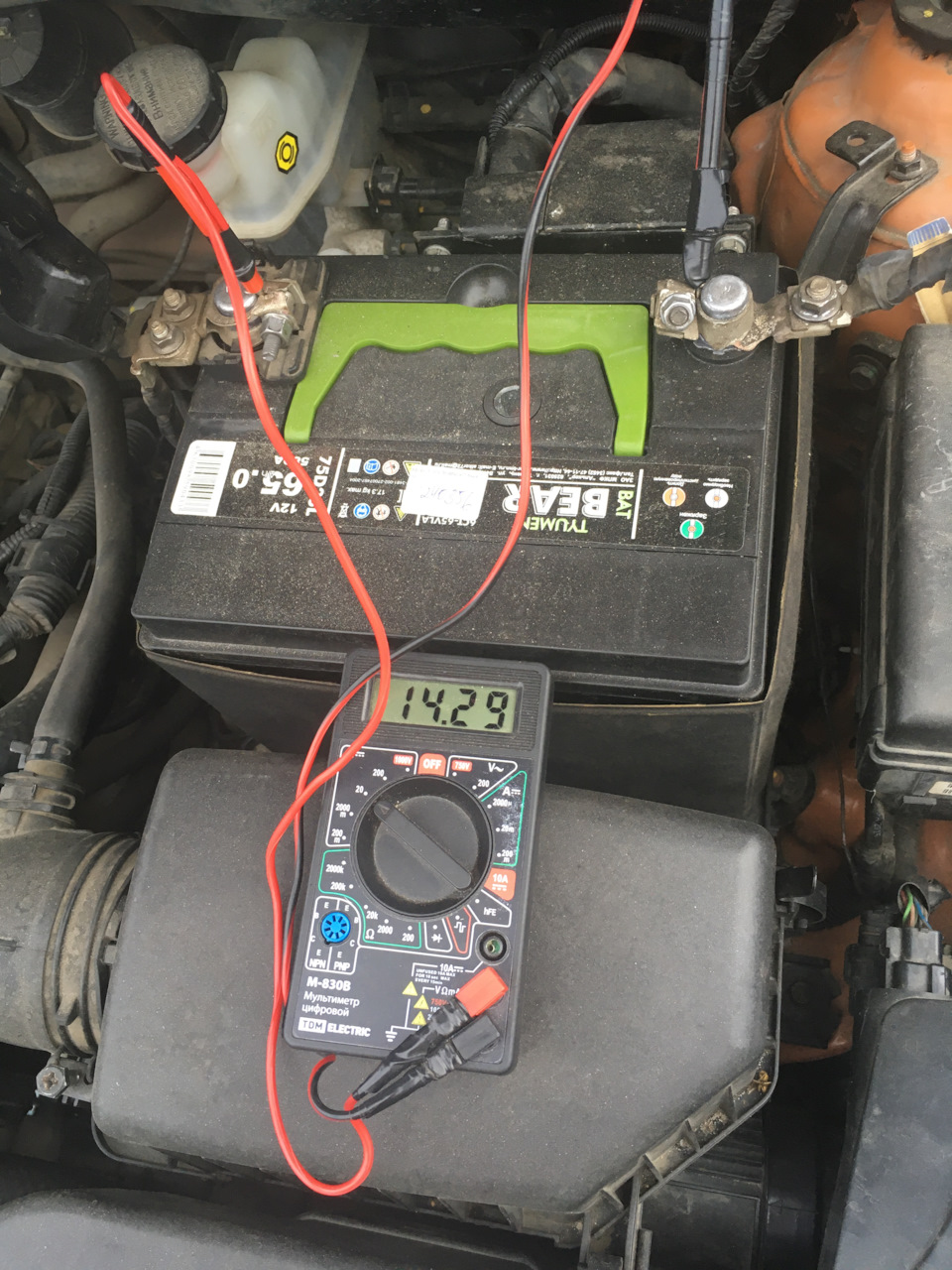 Заряд АКБ от генератора — Hyundai Solaris (1G), 1,6 л, 2015 года ...