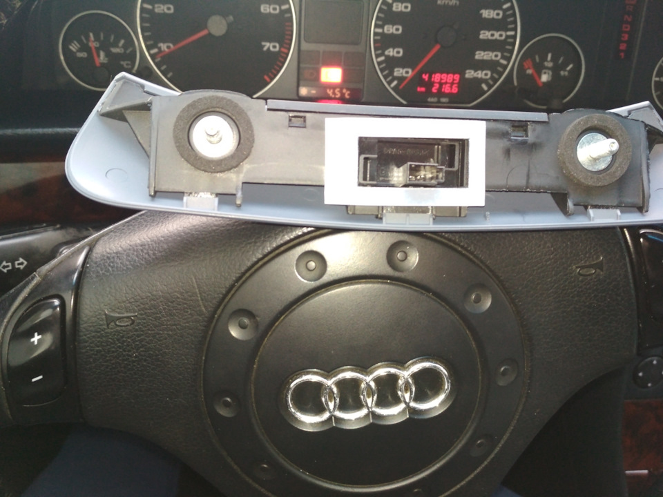 Замена кнопки и замка багажника — Opel Corsa D, 1,4 л, 2008 года ...
