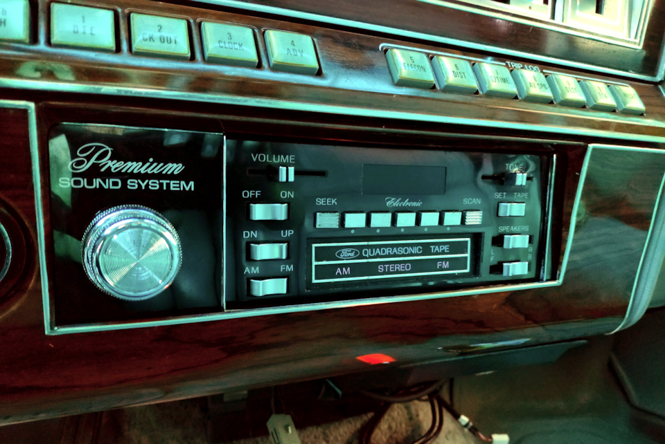 Фото в бортжурнале Lincoln Town Car I