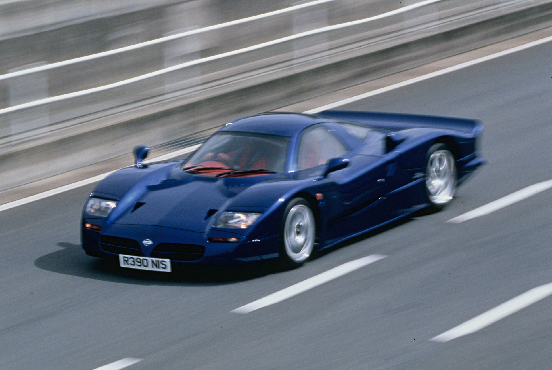 Nissan r390 gt1 Road Version