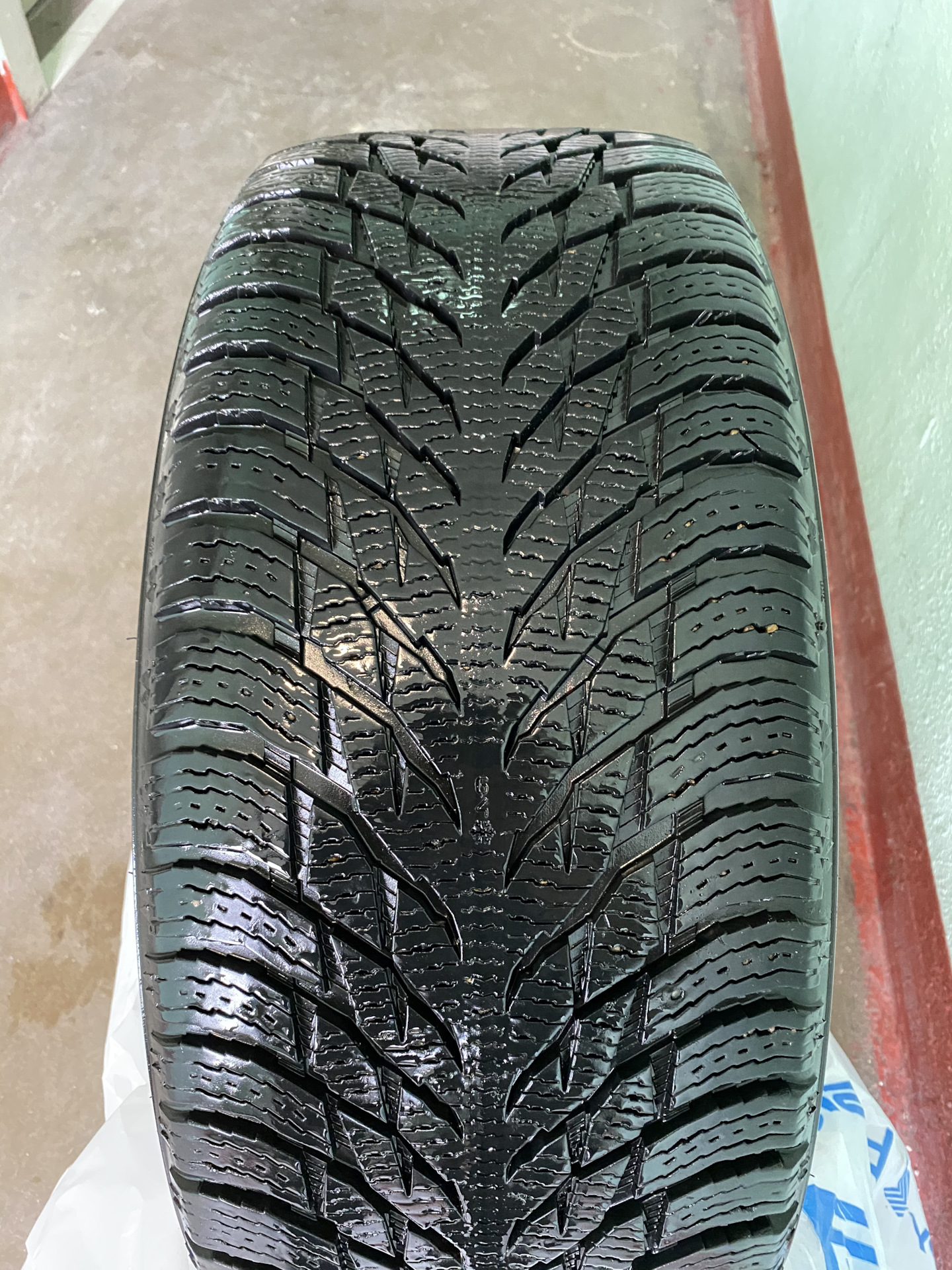 Nokian hakkapeliitta suv 235 55 r19