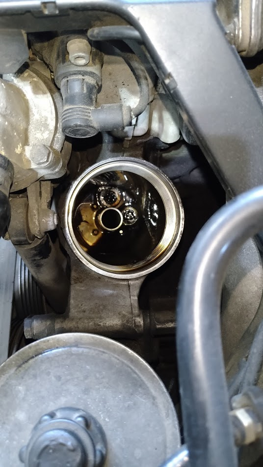 Вот тут живет, под фильтром — Mercedes-Benz E-Class (W124)