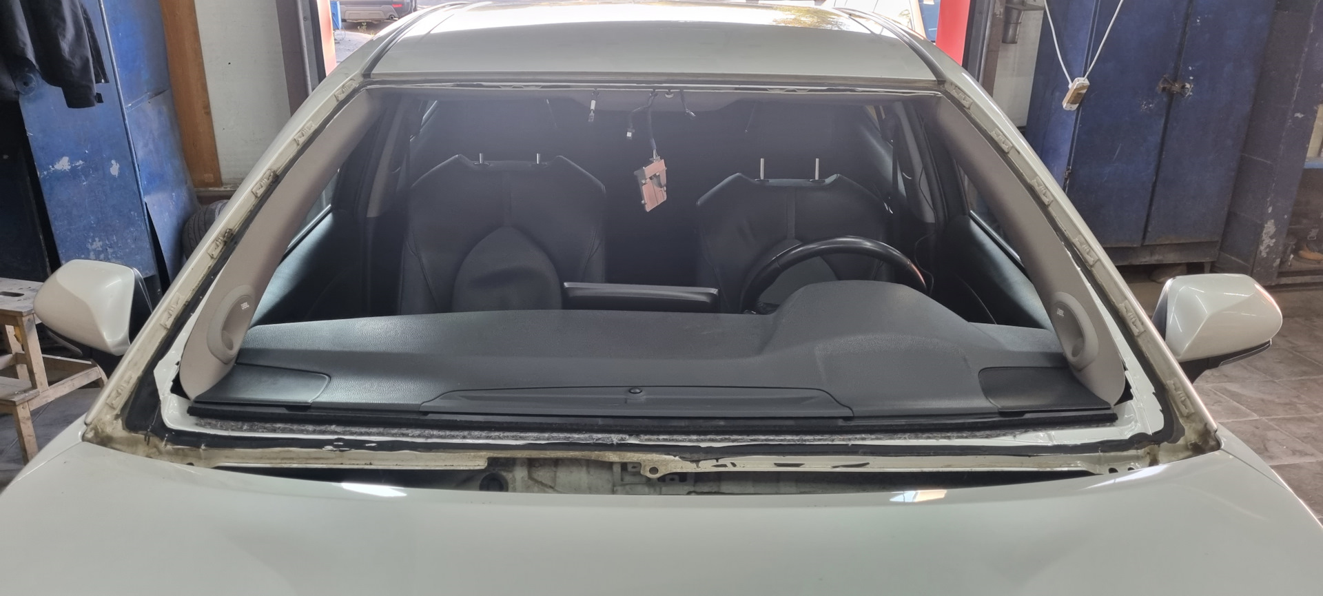 Замена лобового стекла на Тойота Камри — Toyota Camry (XV70), 2,5 л ...