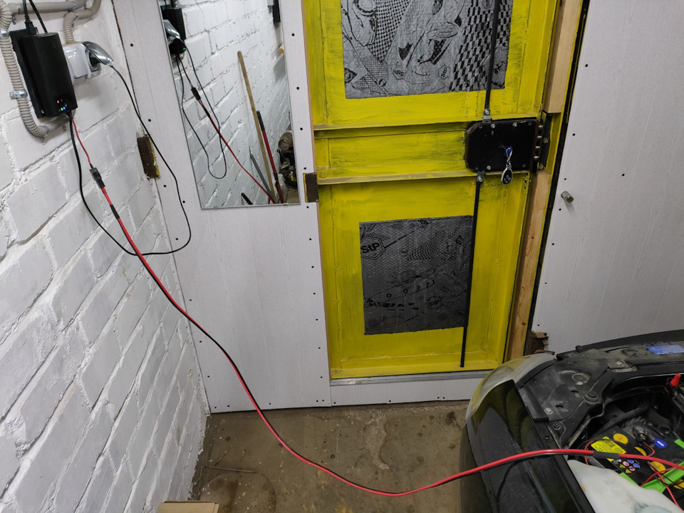 Зарядник — на место! — Lada Приора хэтчбек, 1,6 л, 2010 года | своими ...