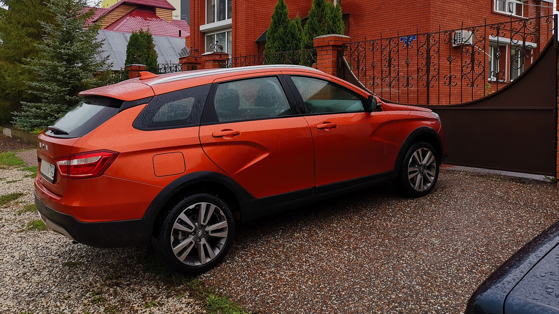 Lada Vesta SW Cross 1.6 бензиновый 2019 | Лиса на DRIVE2