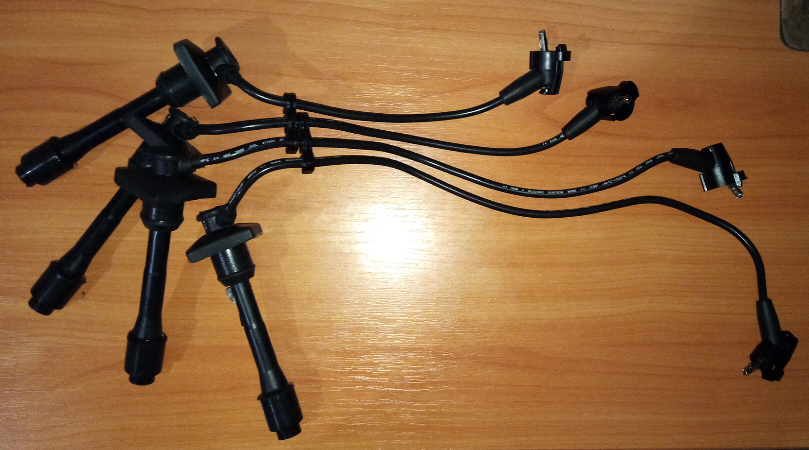 Usb разъем toyota rav4. свечные провода toyota 4y. Aux40889. адаптер usb aux toyota corolla 150. провод тойота.