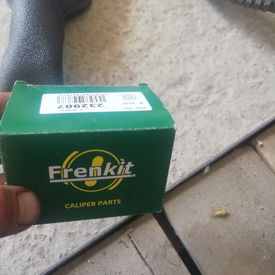 Замена поршня заднего супорта — Chevrolet Lacetti 5D, 1,6 л, 2008 года ...