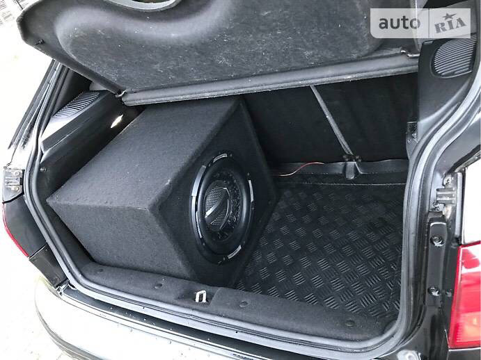 Перетяжка карпетом пластик багажника — Daewoo Lanos, 1,5 л, 2008 года ...