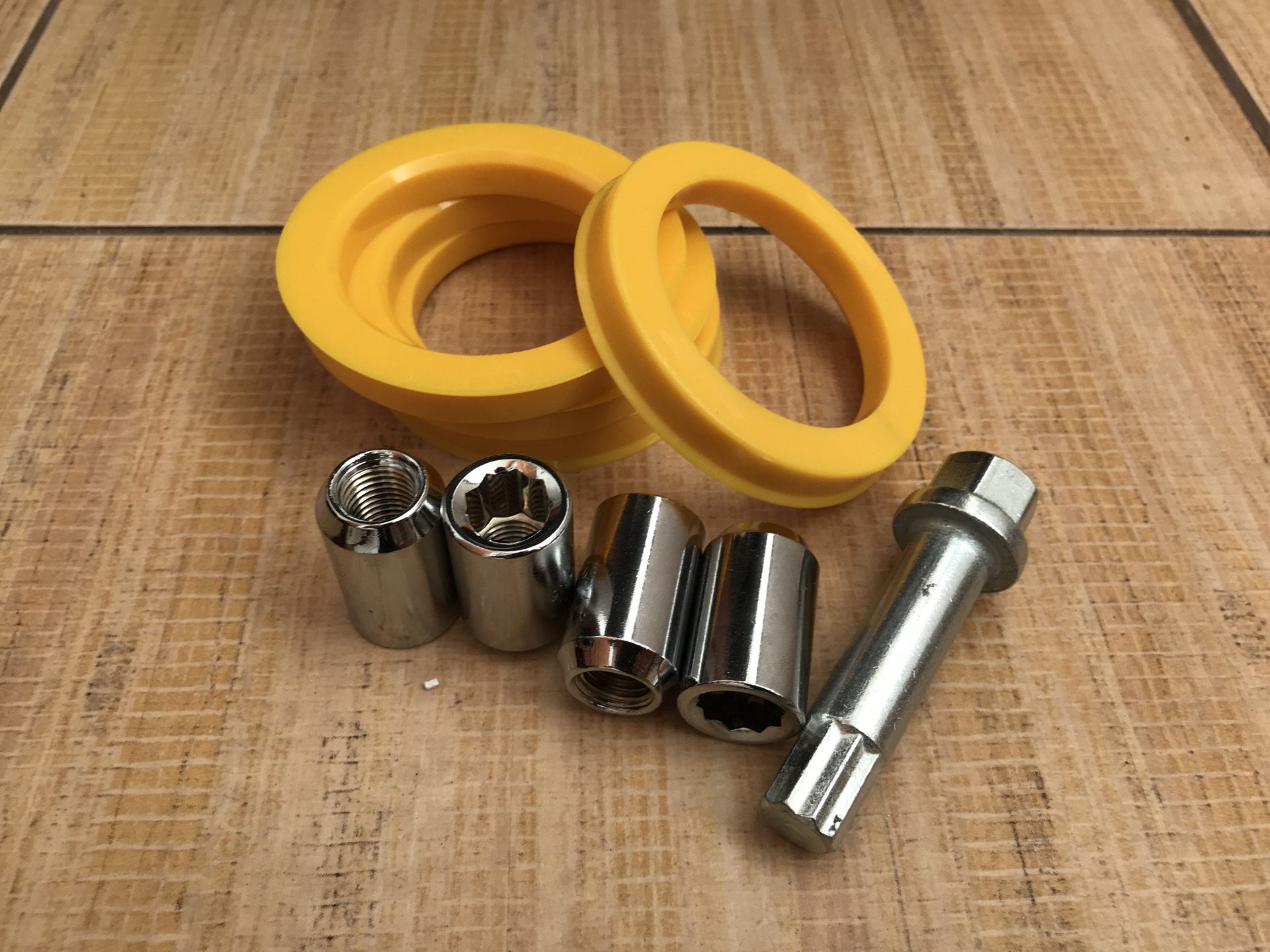 Гайка с крышкой. (болт м6х35, гайка, гровер, шайба (2шт). Nut for stud. Гайк комплект. Проставки vector.