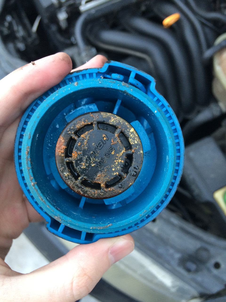 Непонятные отложения в расширительном бачке антифриза — DRIVE2
