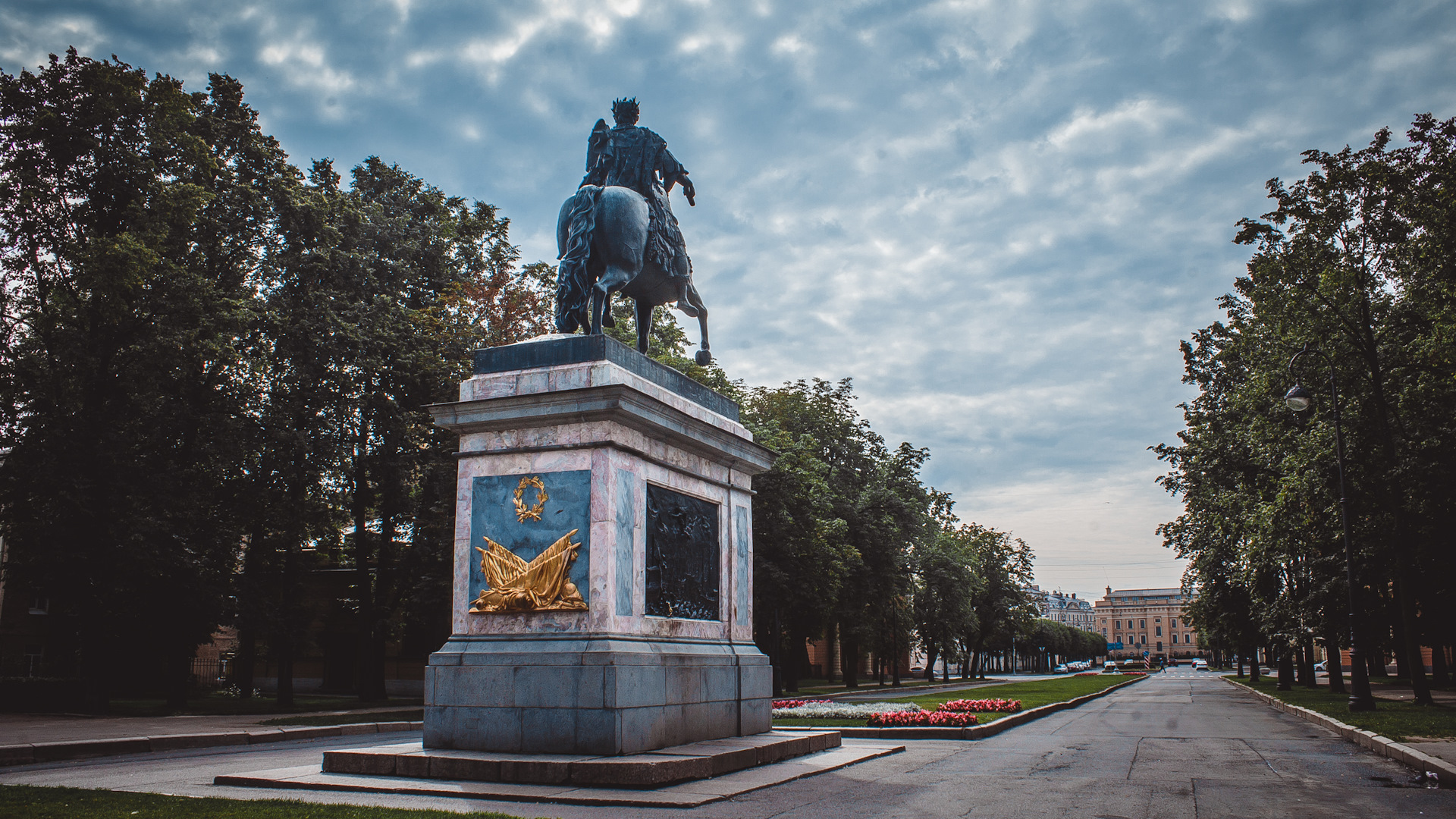 памятник петру 1 в санкт петербурге у михайловского замка