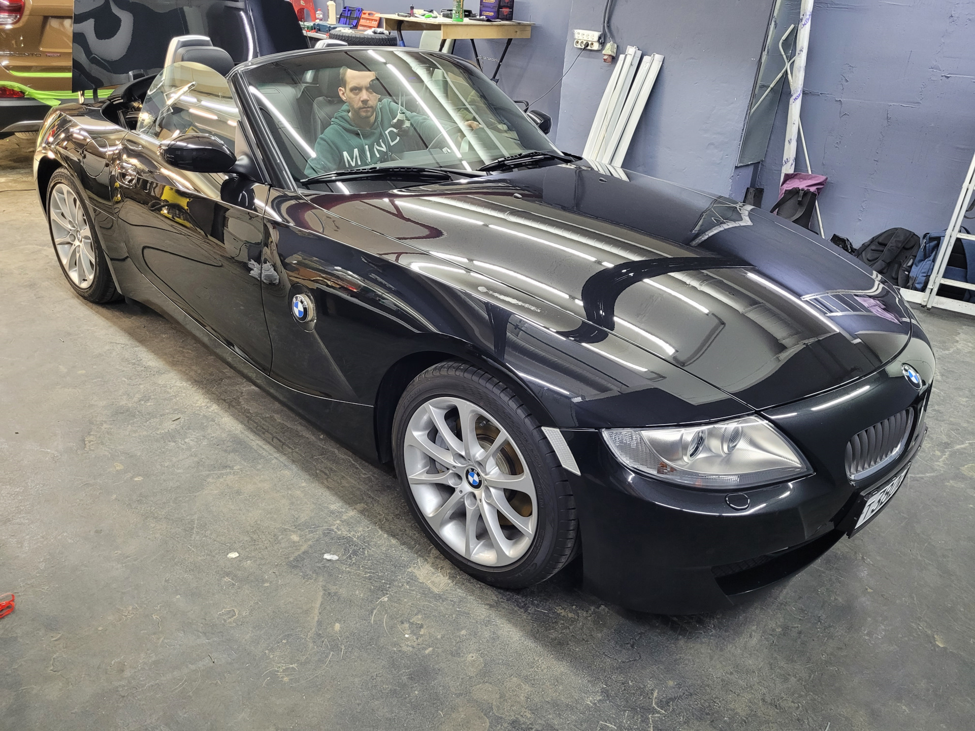 BMW Z4 в кузове E85. Магнитола 9 дюймов и полная замена акустики с ...