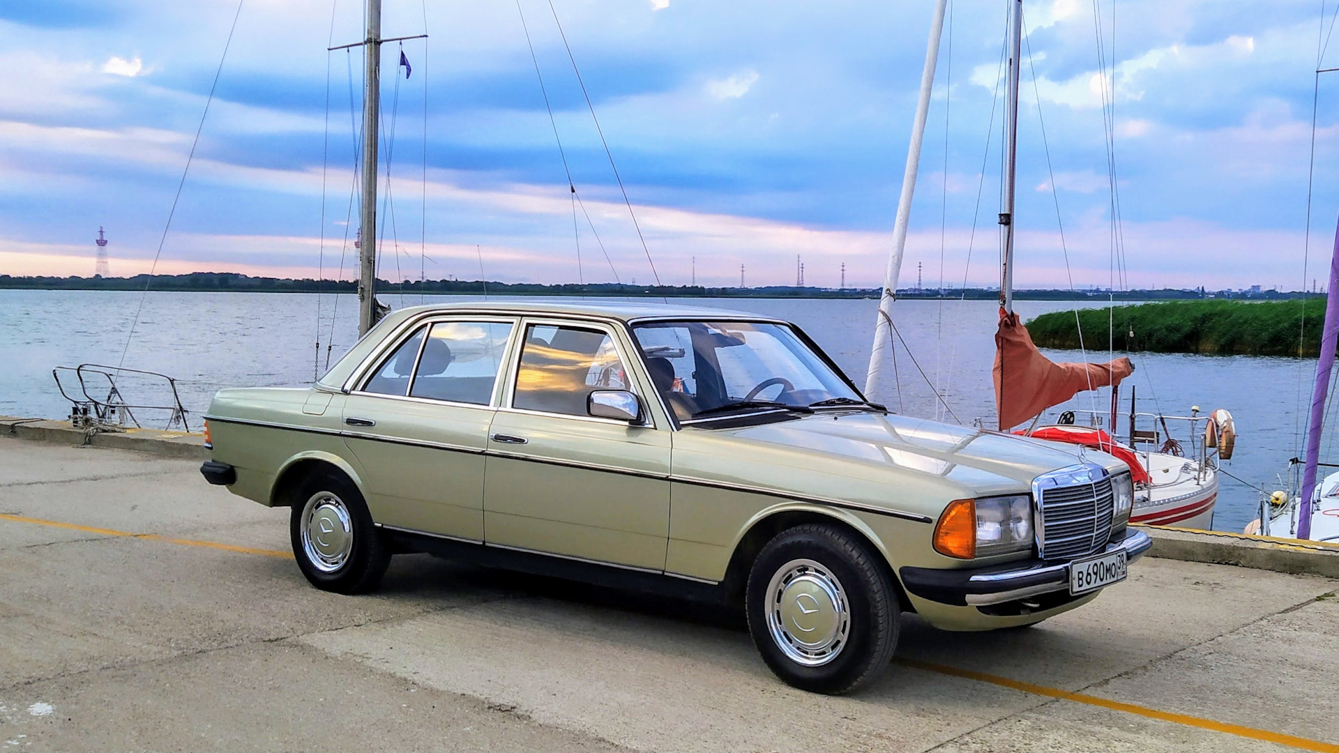 Mercedes-Benz W123 2.3 бензиновый 1984 | Ровесник на DRIVE2