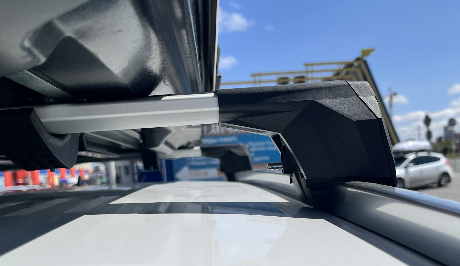 Volkswagen Passat Variant Поперечины на рейлинги LUX Scout и Scout-2 ...