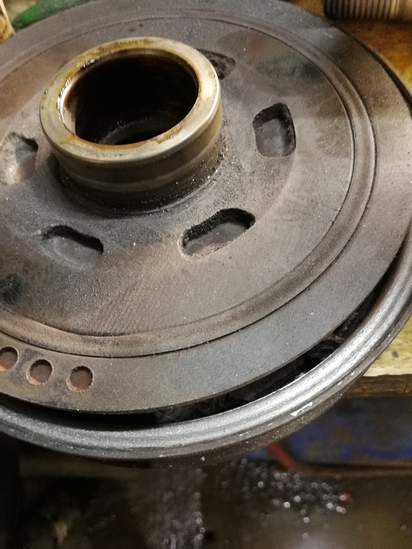 Замена переднего сальника коленвала Хёндай Гранд Санта Фе (Hyundai Grand Santa F