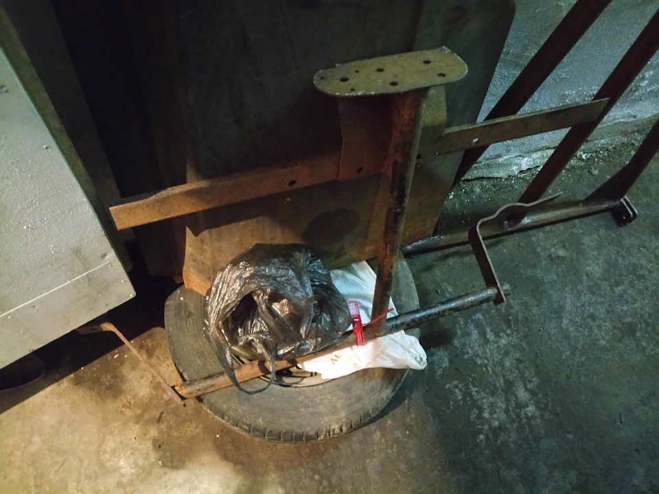 UKAAAgChYuA 960 Как крепится фаркоп на волгу