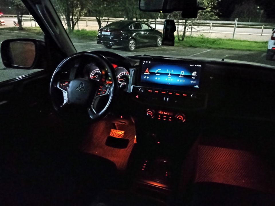 Магнитола "Лексус стайл" — Mitsubishi Pajero (4G), 3 л, 2012 года ...