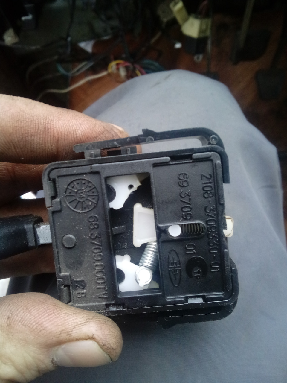 Сломался выключатель поворотника — Lada 2120 Надежда