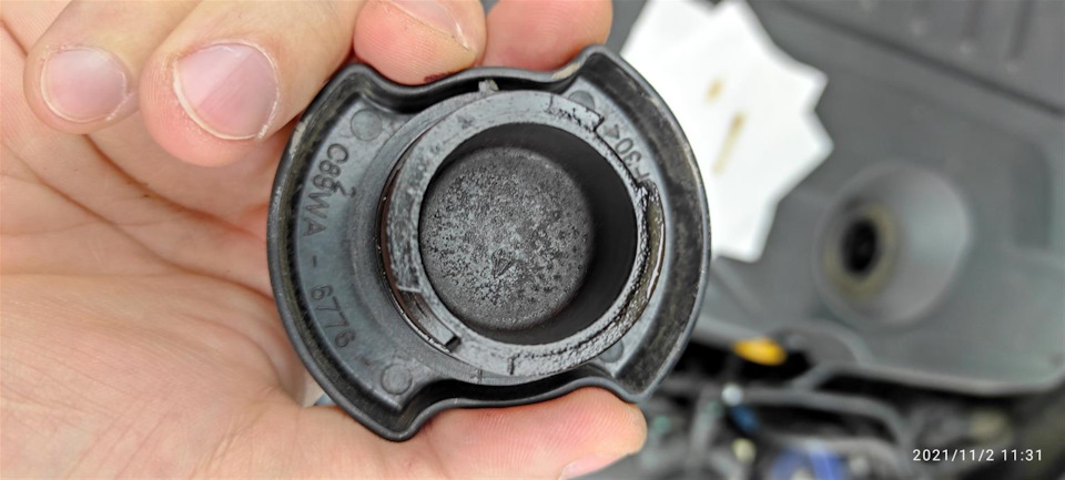 Запах бензина в масле — Jaguar XE, 2 л, 2018 года | визит на сервис ...