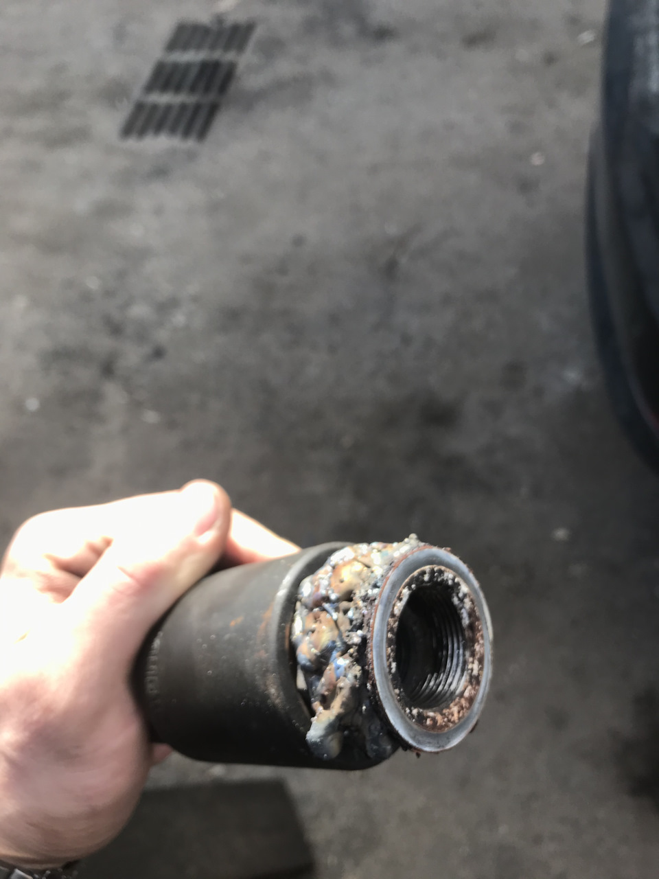 Гайки полуосей. Замена — BMW 5 series (E60), 2,5 л, 2004 года | своими ...