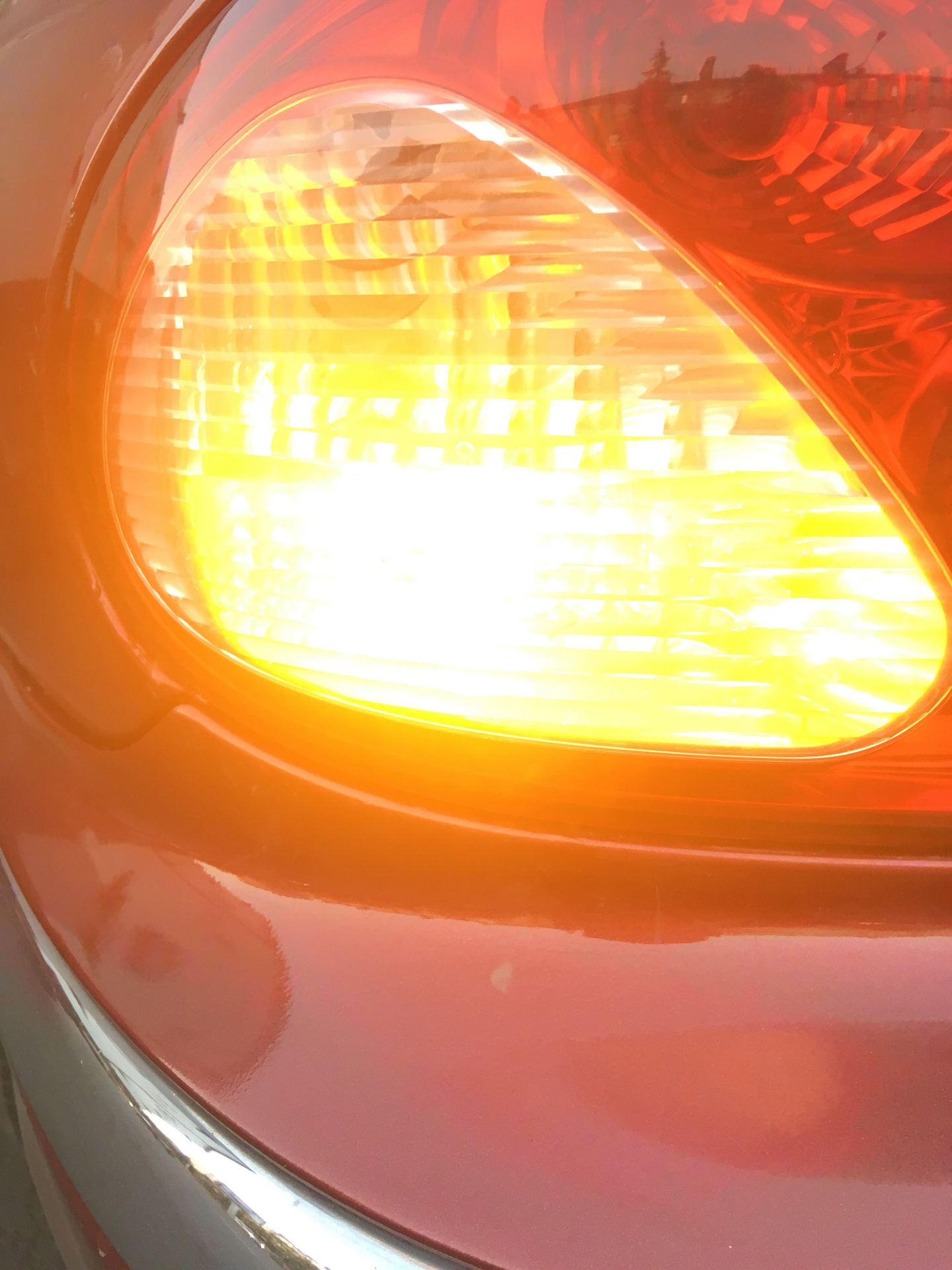 Поворотники гранта люкс. Поворотник se ваз 2110. Горит левый поворотник. Оранжевые поворотники ваз 2110. Удлинитель поворотов приора.