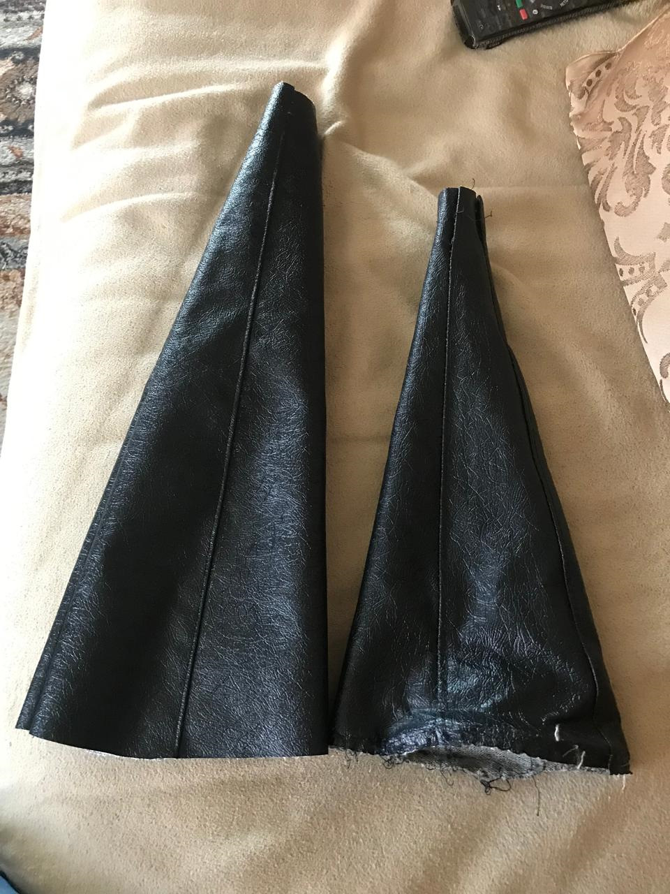 Слева новый чехол — УАЗ 31519