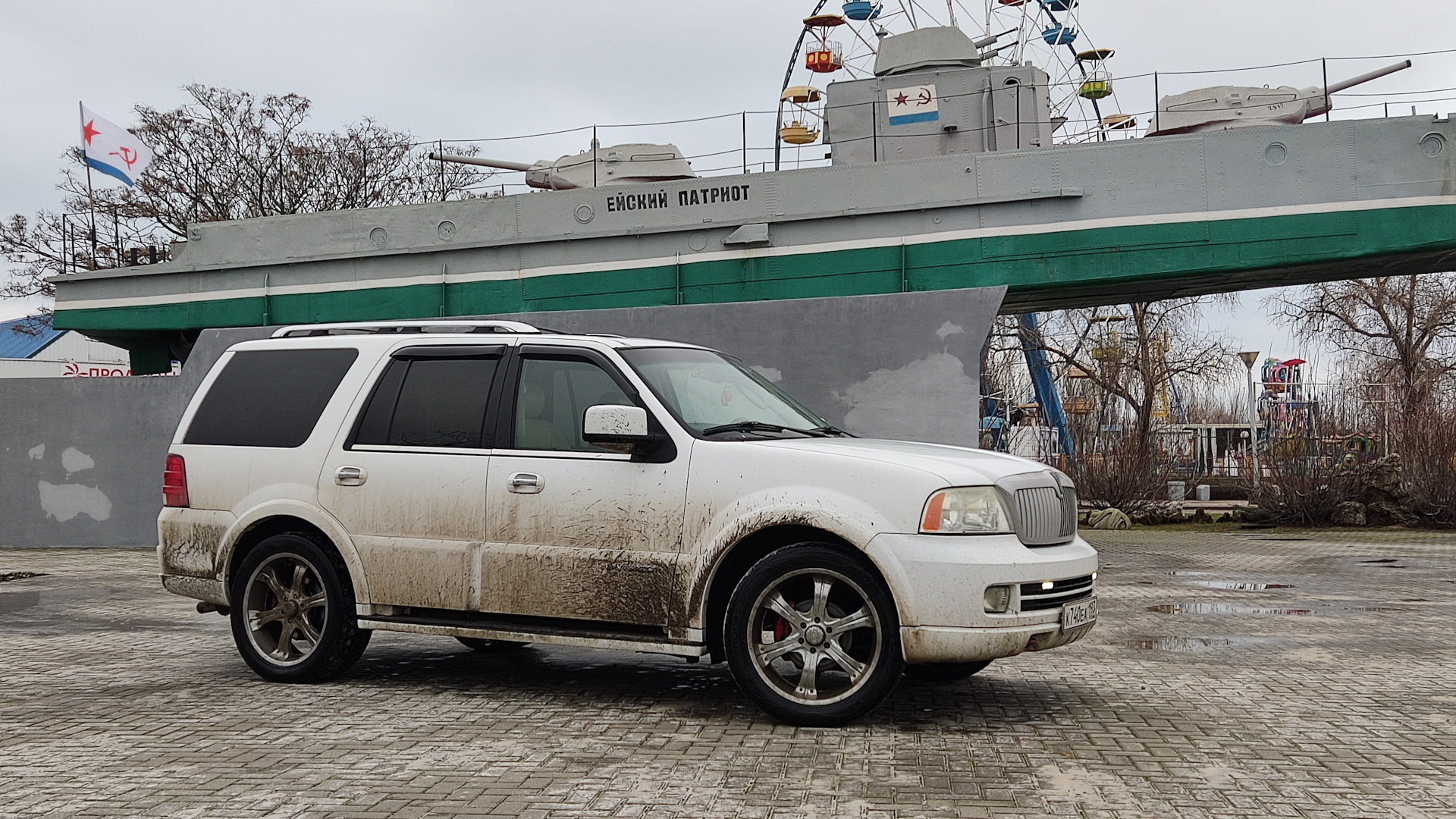 Lincoln Navigator (2G) 5.4 бензиновый 2005 | БЕЛЫЙ ДОМ на DRIVE2