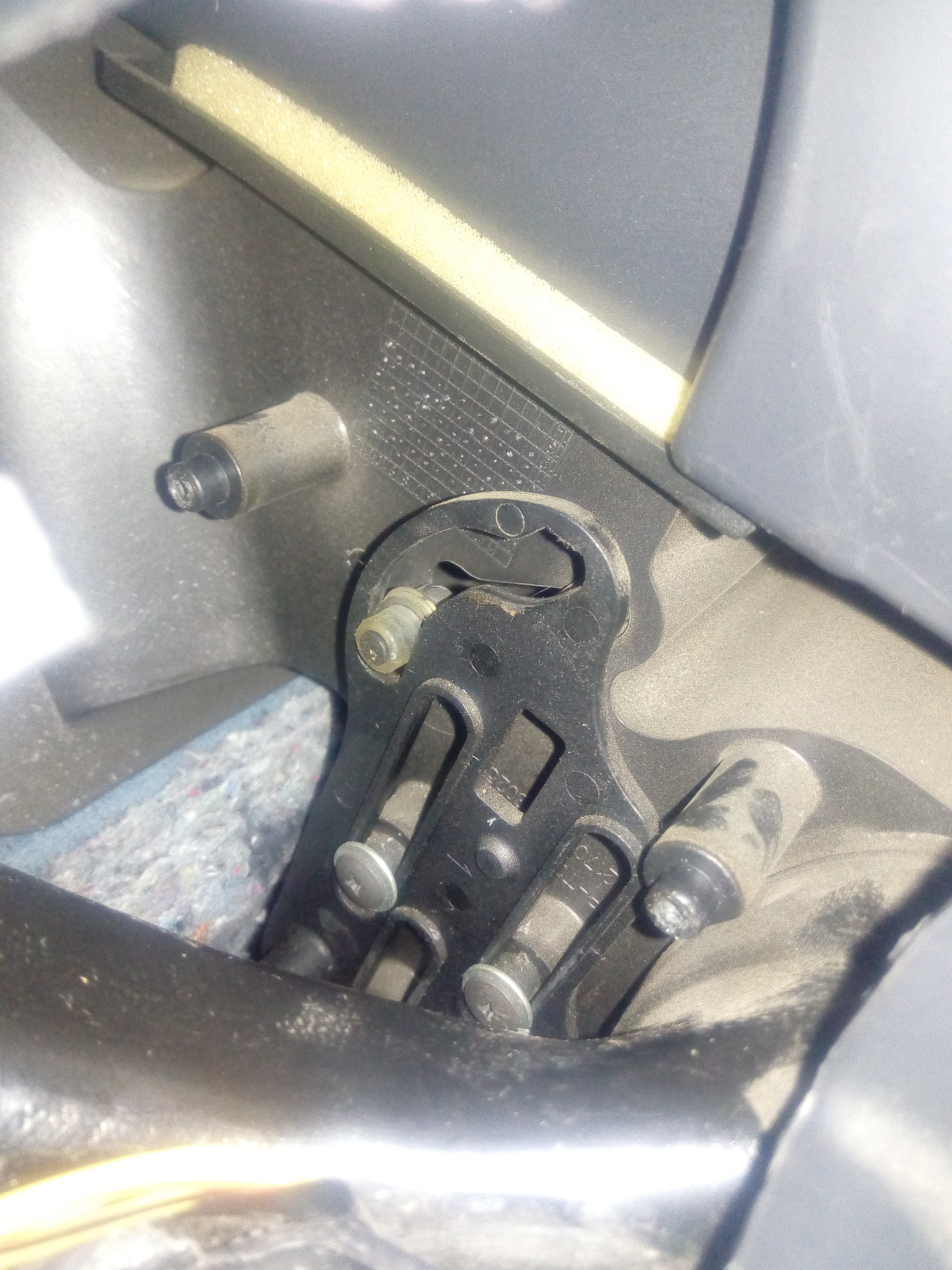 Реле вентилятора отопителя салона приора 2. Реле кондиционера приора с кондиционером панасоник. Разъем кондиционера приора. Приора не работает кондиционер панасоник. Реле вентилятора охлаждения лада приора.