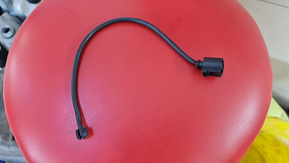 Замена передних тормозных дисков и колодок на Touareg NF — Volkswagen ...