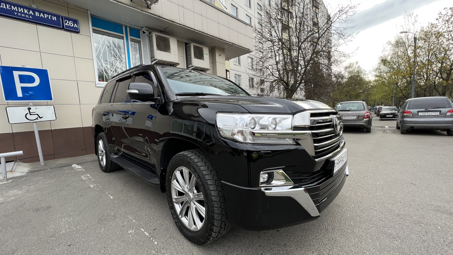 Toyota Land Cruiser 200 4.5 дизельный 2015 | ДВА ПО СТО на DRIVE2