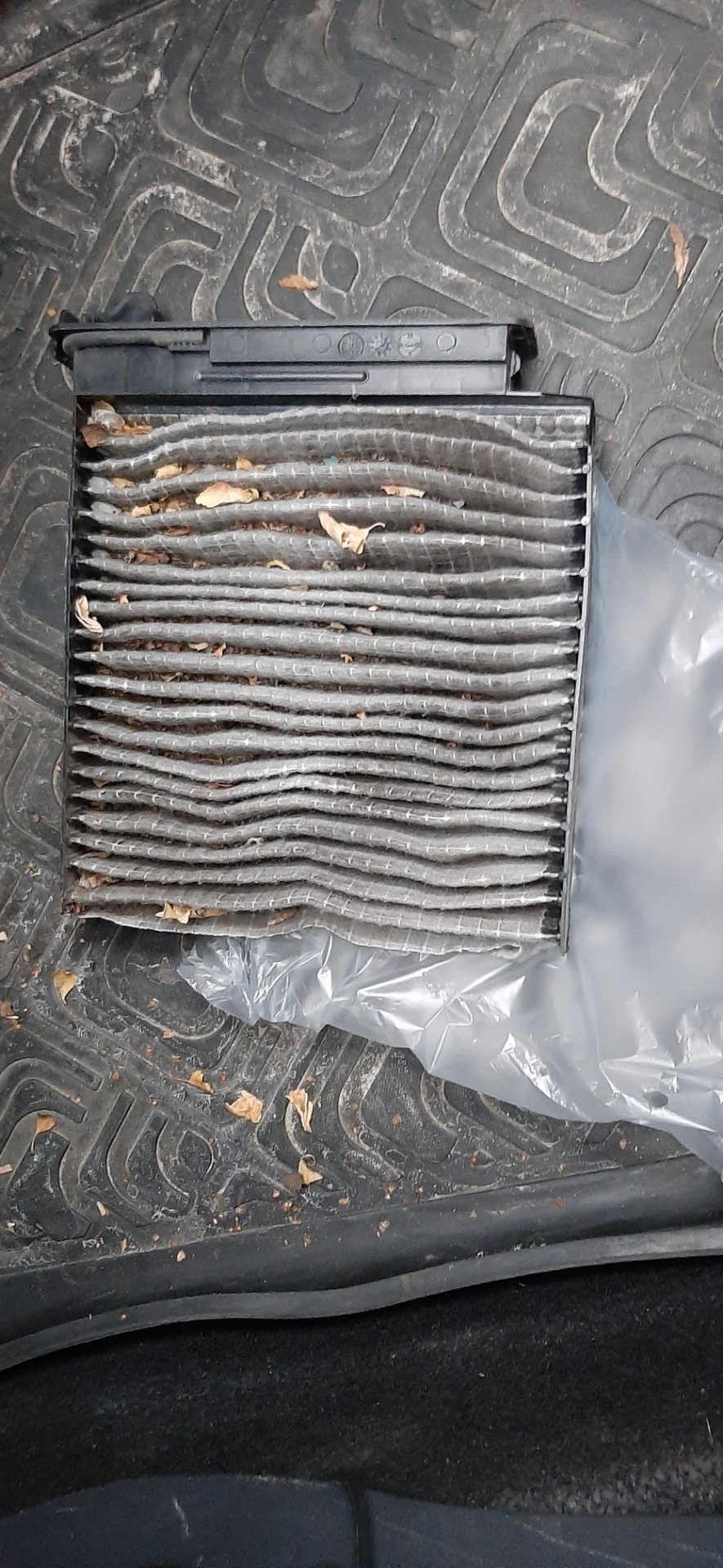 Замена салонного фильтра. — Renault Duster (1G), 2 л, 2015 года ...