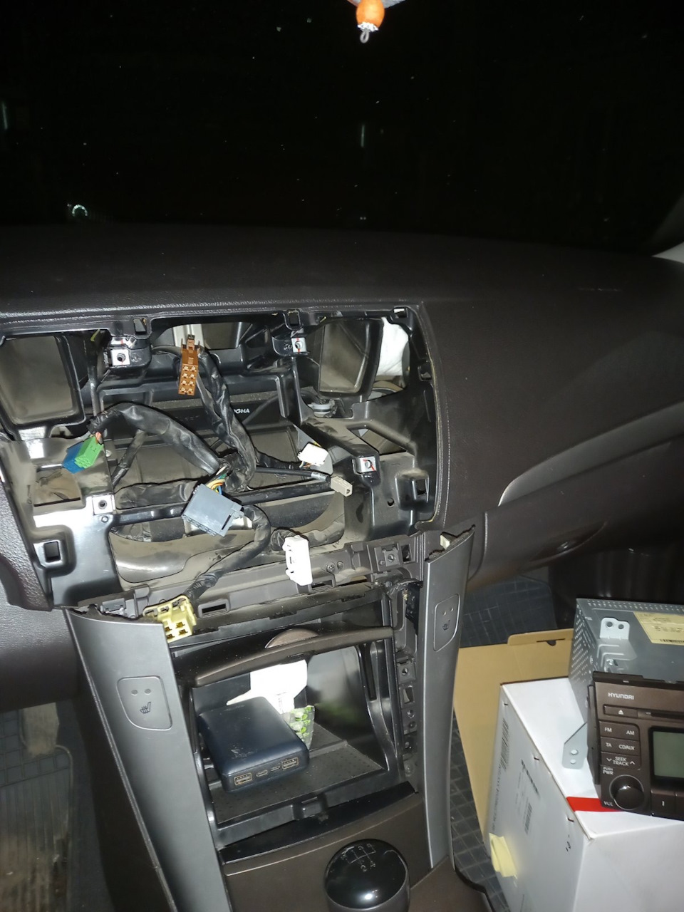 Замена штатной магнитолы на 7" 2DIN Android - Hyundai Sonata V (NF), 2,4 л, 2008